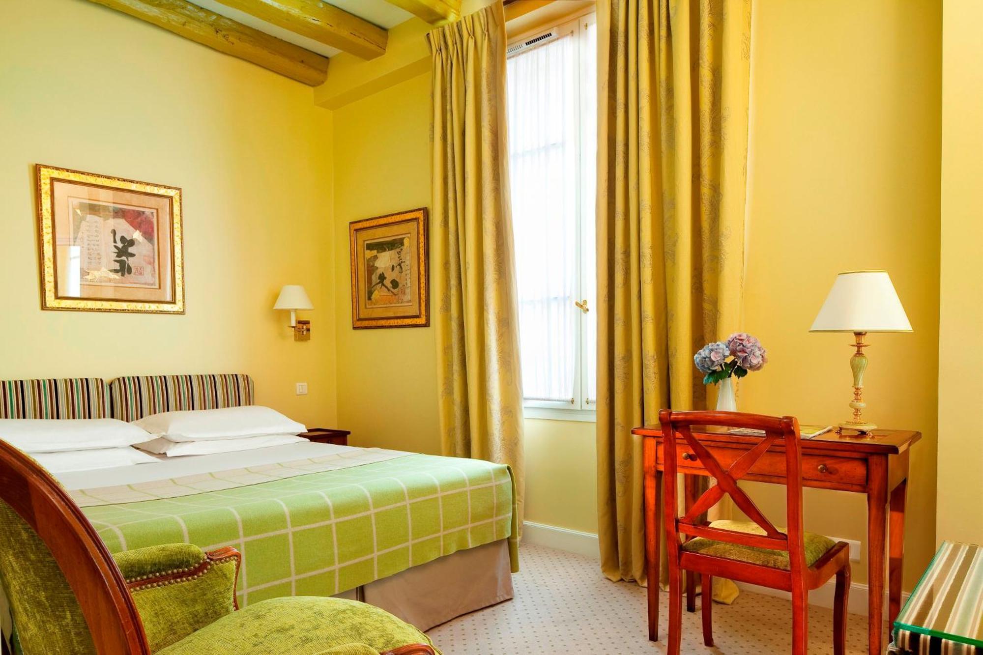Le Relais Saint Honore Paris Room photo